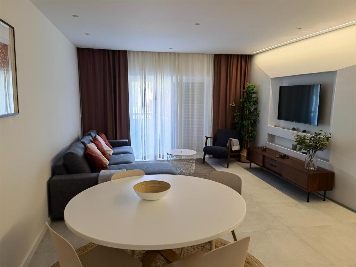 Apartment 211 Moderno Com Vista A Piscina No Centro Da